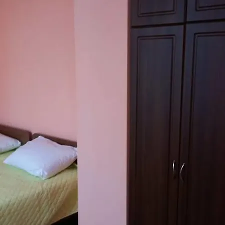 Konukevi Domik S Prudom Odessa